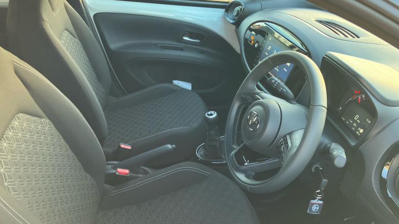 Toyota Aygo X 1.0 VVT-i Edge 5dr Petrol Hatchback